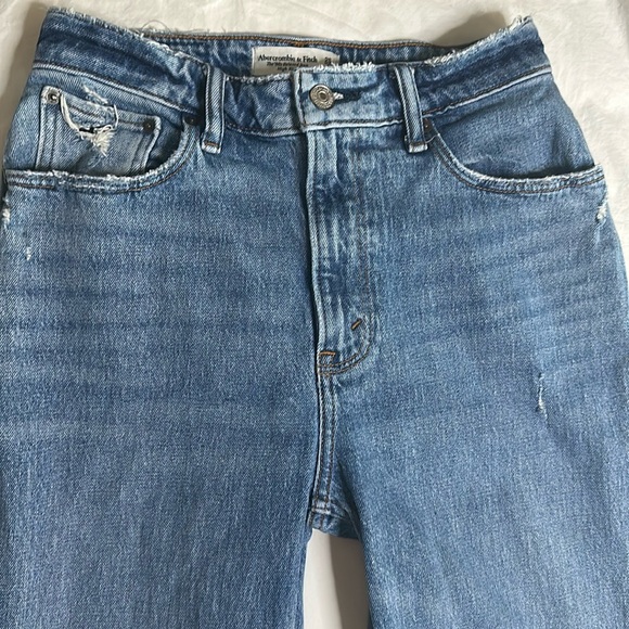 Abercrombie & Fitch Curve Love High Rise ‘90s Relaxed Jeans Size 25 - Picture 3 of 10